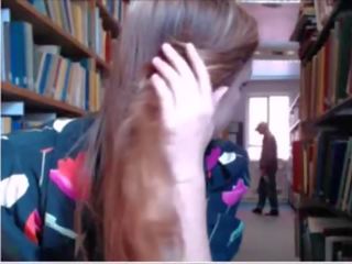 Britisk jente cams i busy library-watch fullt video på www.wetcams69.net