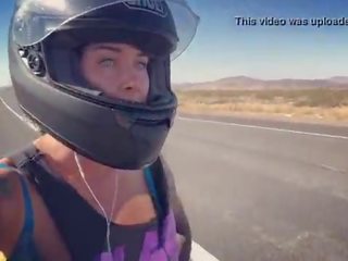 Felicity feline motorcycle diva ridning aprilia i bh